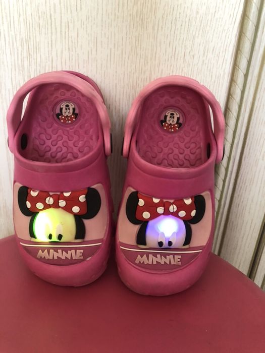 Обувь для девочки 24-26р