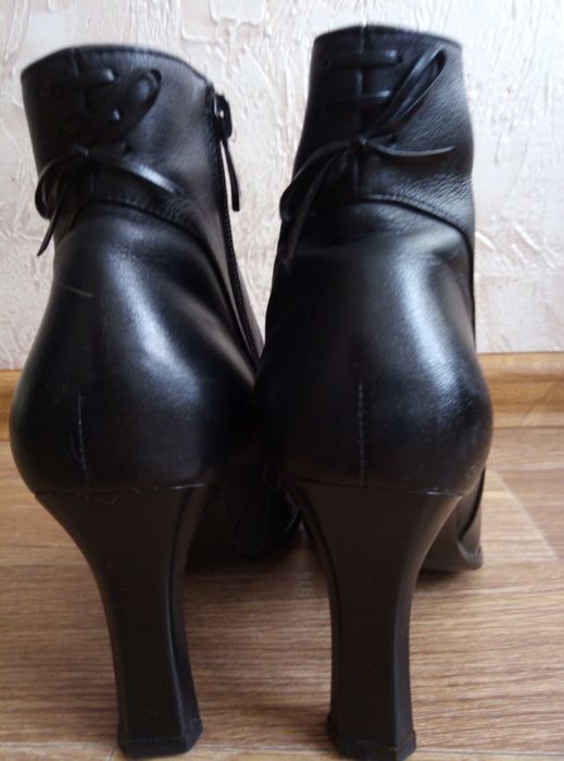 Продам кожаные полуботинки.