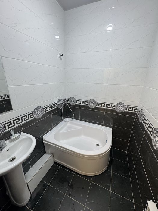 Toshkent Land haus O’rizor Bozor 16/12/2xona 65kv  Makler Yo’q