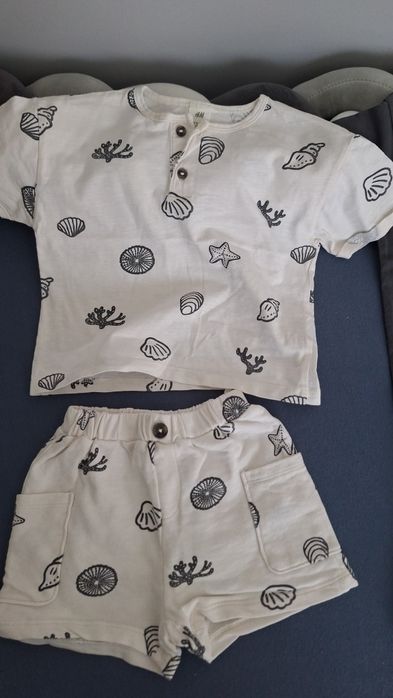 Compleuri de vară tricou pantaloni scurți h&m marimea 86