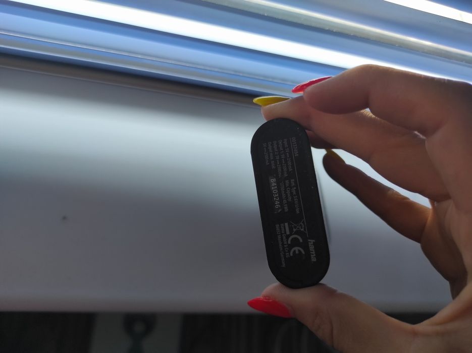 Външна преносима батерия hama2100mAh