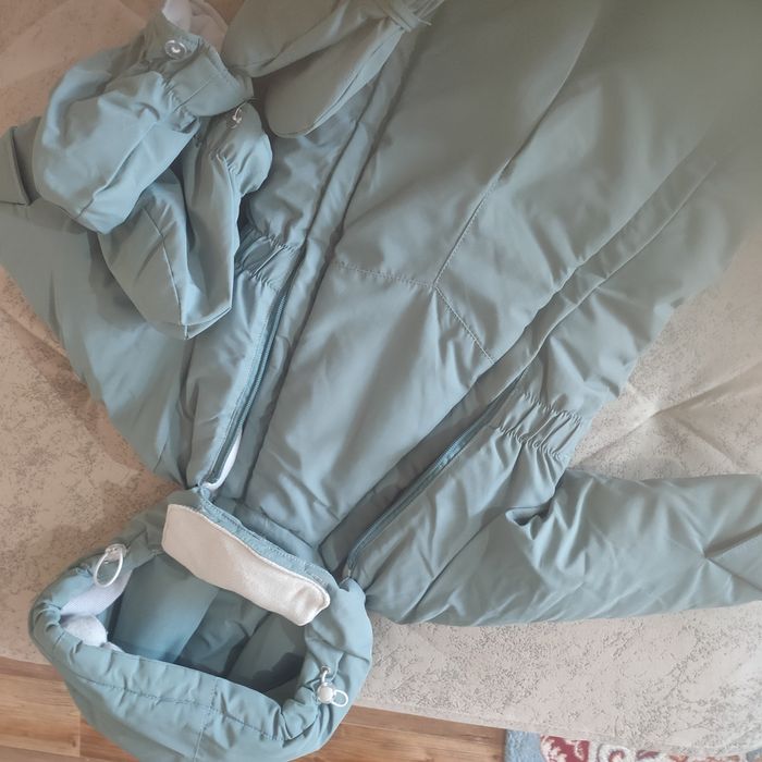 продам комбинезон детский фирмы lassye