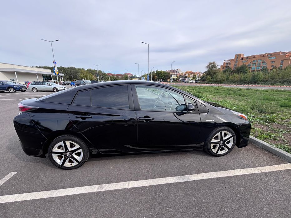 Toyota Prius продава се €10500