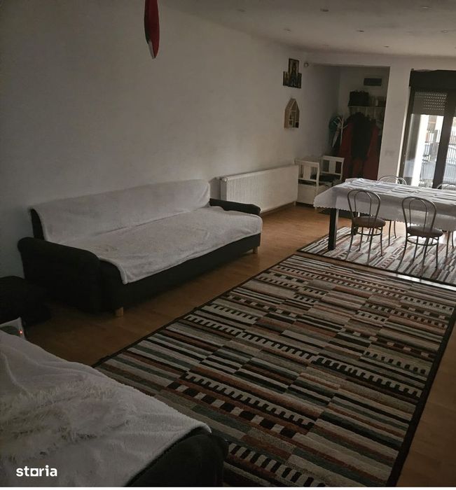 Casă cu etaj și mansardă în centrul orașului