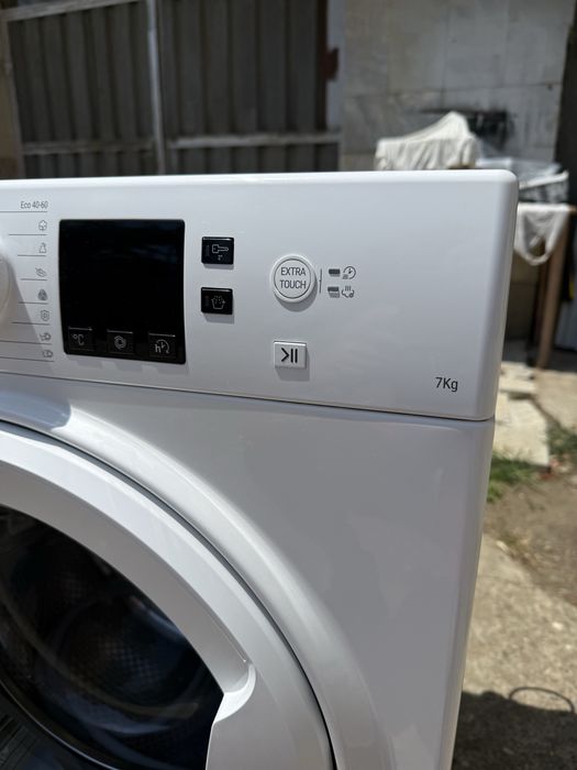 Продавам пералня Hotpoint Ariston