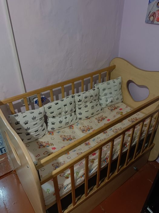 Продам кроватку 8