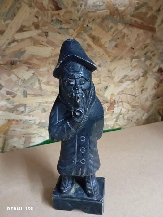 Статуетка дърворезба