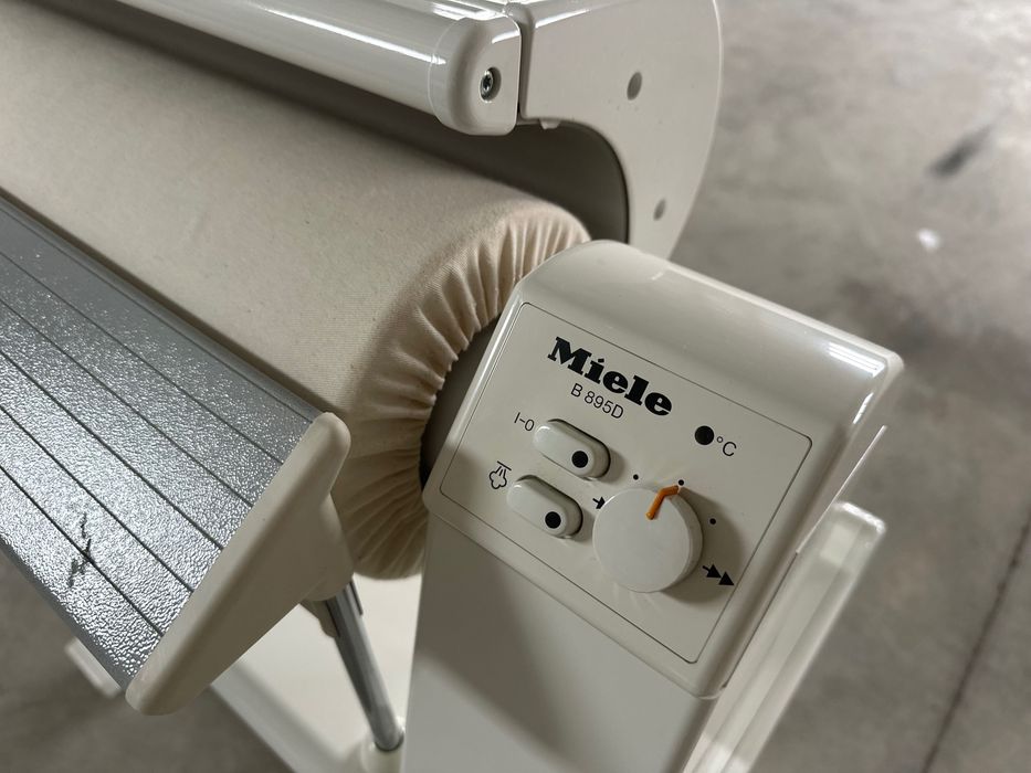 Каландър Miele с пара Миеле