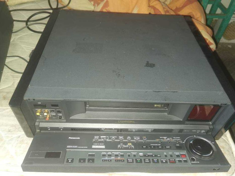 Videorecorder. Vcr-uri vhs si svhs in stare foarte bună.
