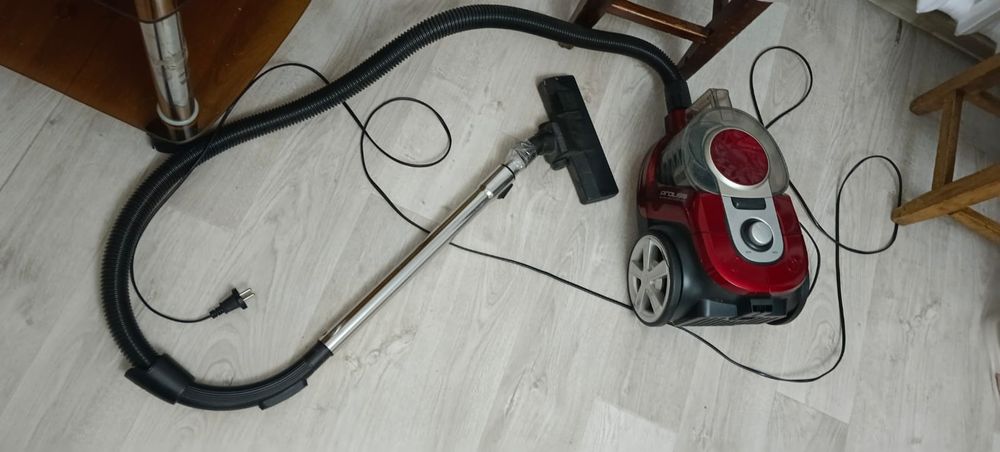 Продам рабочий пылесос