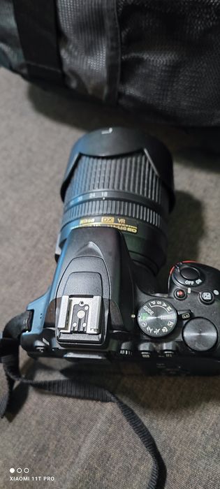 Продавам Nikon D3500 с китов 18-55 и 18-140 обективи