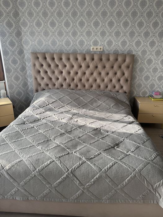 Продам кровать 180-220м