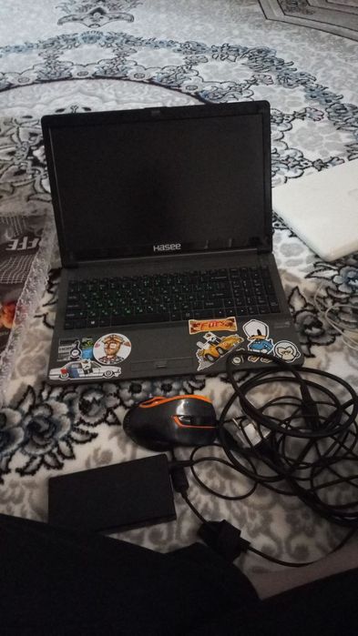 HASEE ноутбук со своим зарядником рабочий
