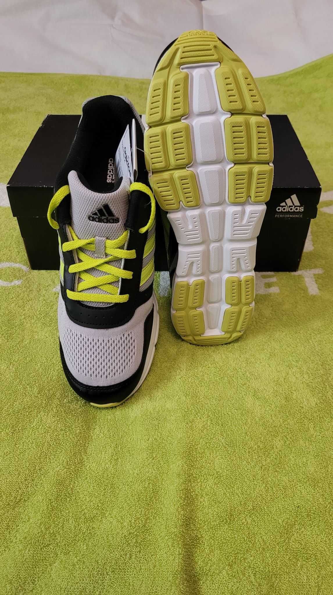 Adidasi Adidas OrthoLite Gri cu Negru si Verde Oradea OLX.ro