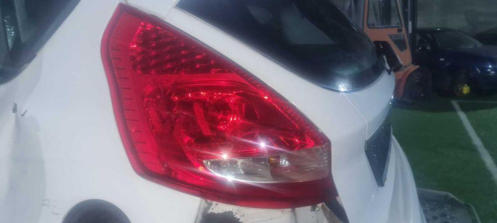 Dezmembrez / Dezmembrari / Piese /Ford Fiesta 1.6d,2011