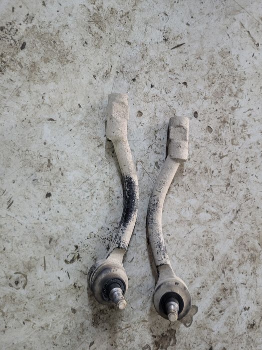 Продам 2 рулевых наконечника