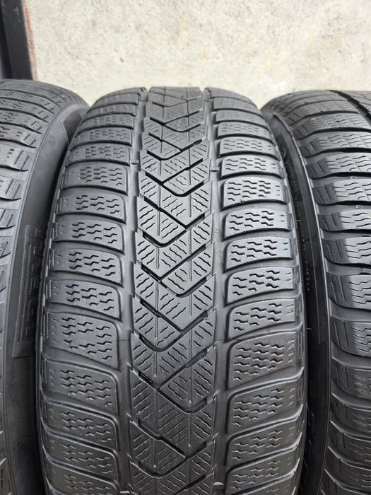 Vând patru anvelope de iarna pirelli 225 50 18 46 19