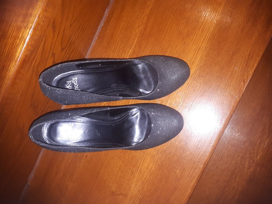 Pantofi negri cu inserții de lamé, marimea 40