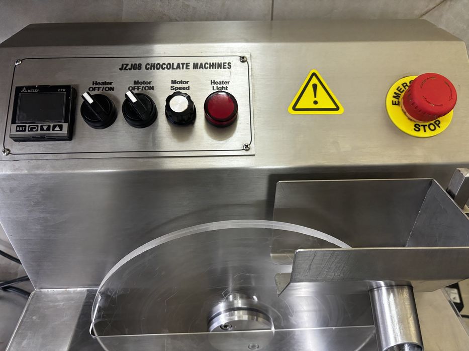 Машина за темпериране на шоколад