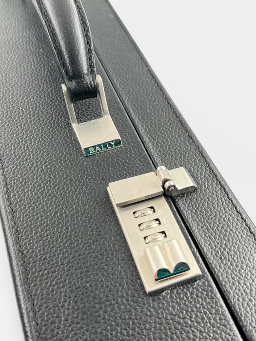 Bally винтидж бизнес куфар чисто нов