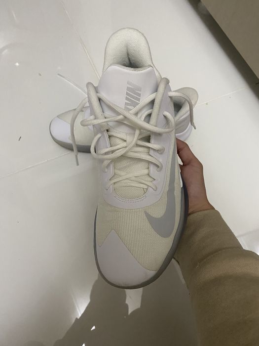 Nike Precision 4 Basketball Shoe