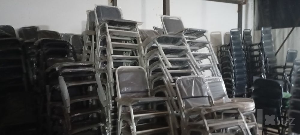 Зал ожидания банкетки..