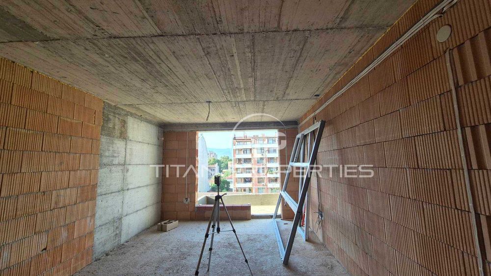 Продава се Тристаен апартамент в Пловдив, Кючук Париж - 98 кв.м за 1597 €/кв.м - Снимка #2