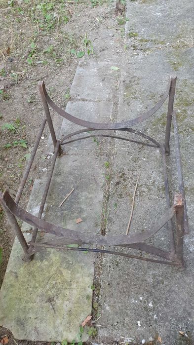 2 Стойки за буре