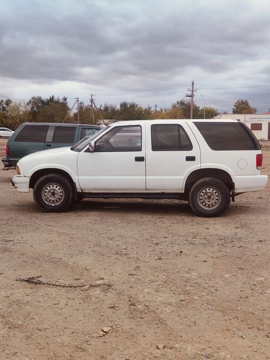 Продам chevroler blazer 1995 года