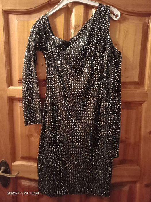 Платье с пайетками
