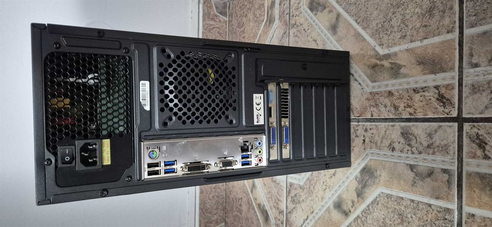 unitate PC i7 6700k 8gb ddr4 ssd120 GTX 660 Ti sursa prof 560W