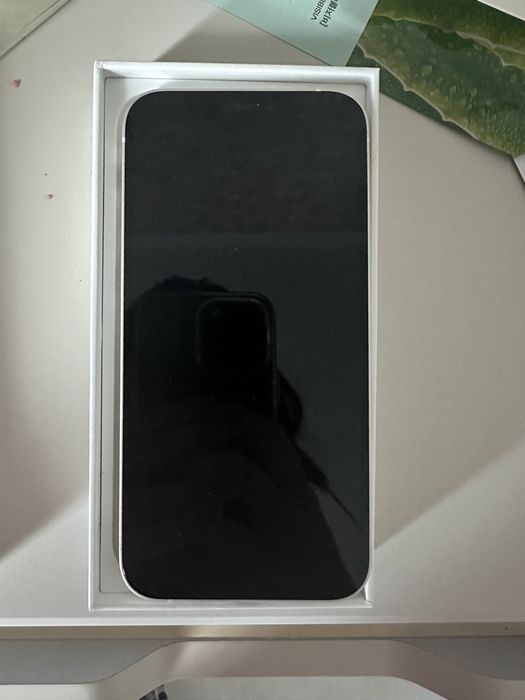 Продаю айфон 12