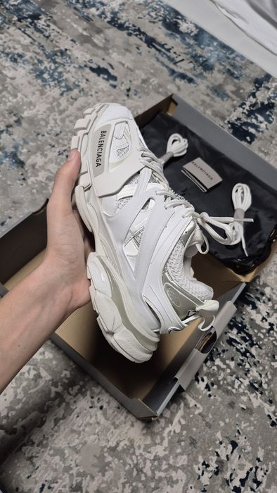 Balenciaga track 42
