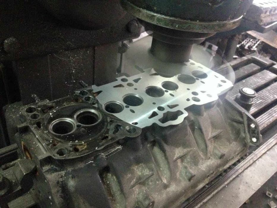 Rectificare chiuloase și arbori cotiti, alezat bloc motor și biele
