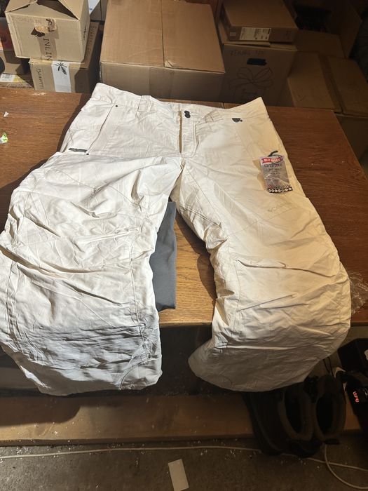 costum ski, CMP, pantaloni ski,șapcă New Era, Geaca