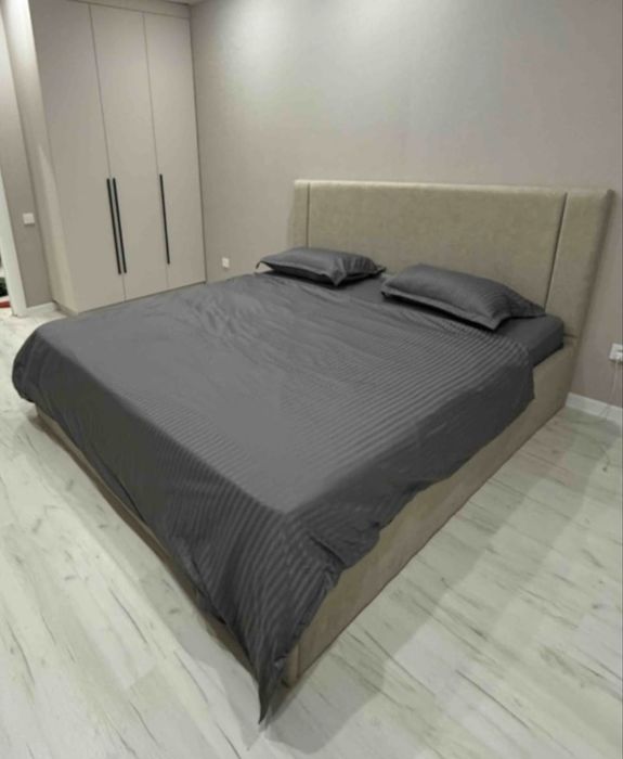 Продается Кровать двуспальная 180х200