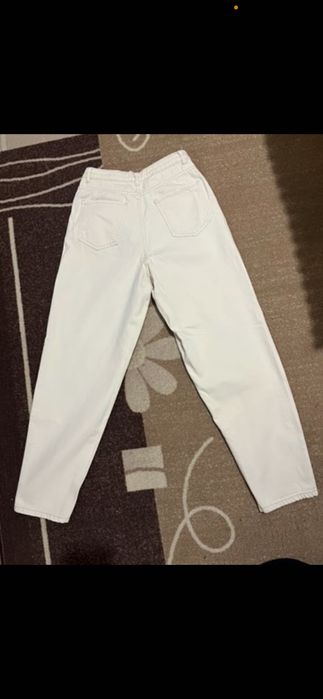 Дънки тип mom jeans mango