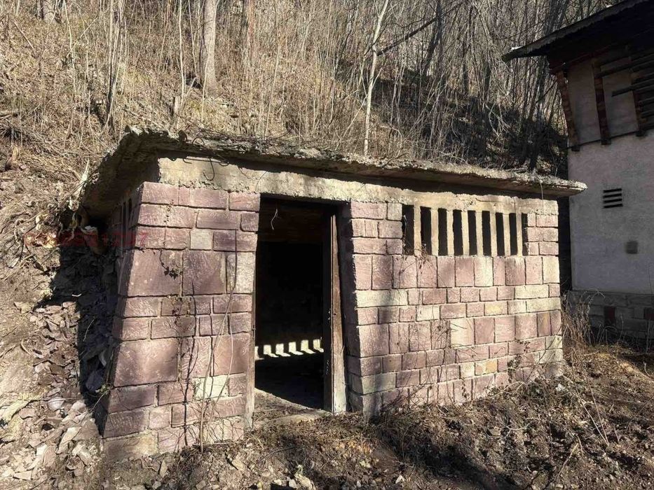 Продава се Къща в с. Гара Лакатник, Област София-област - 82 кв.м за 915 €/кв.м - Снимка #3