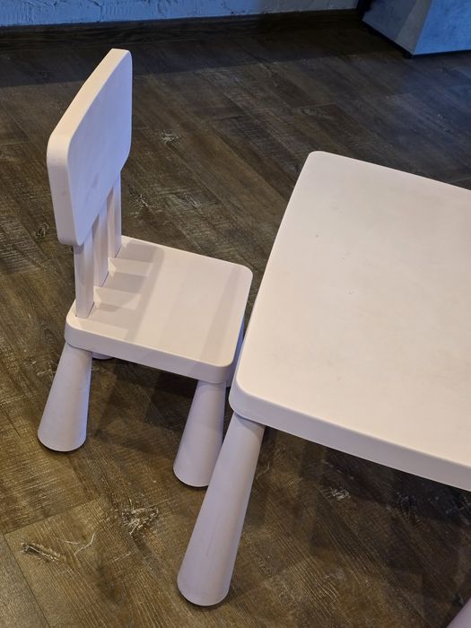 Продам столик и стульчик ИКЕА