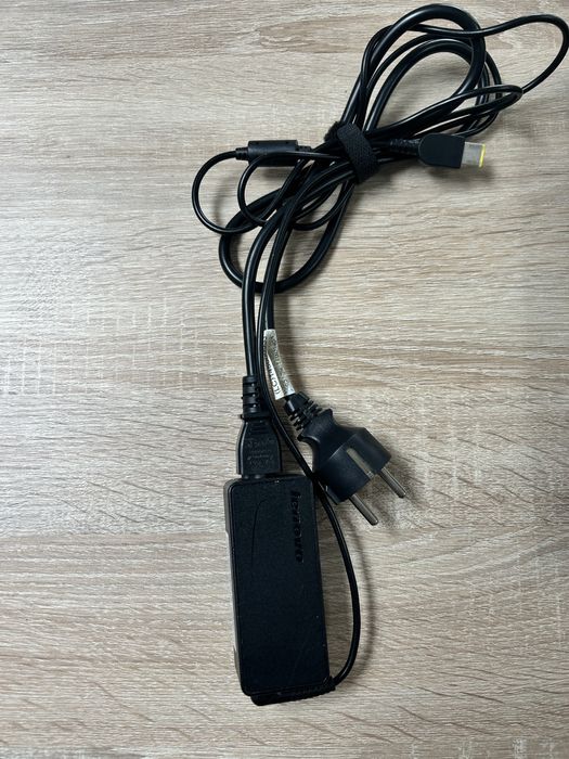 Laptop LENOVO V110-15ISK