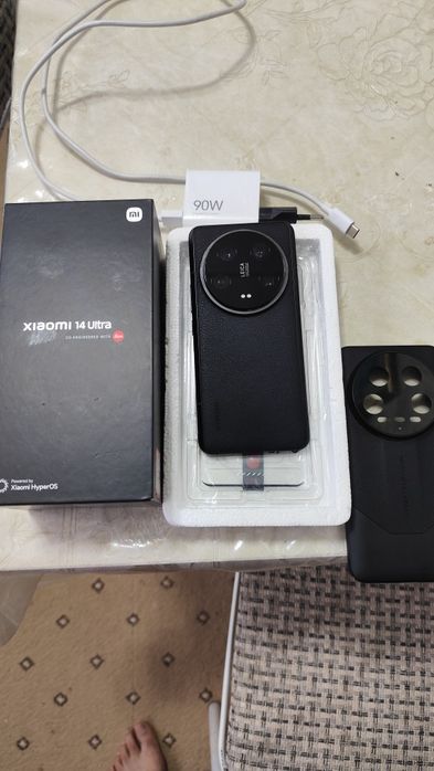 Xiaomi 14 ultra 12 оператика 256.хотира Янги ишлатилмаган