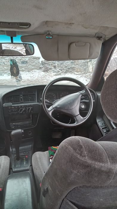 Продам машину Тойота Виста