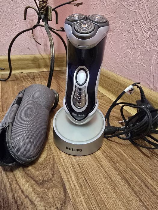 Продаю электробритву на аккумуляторе.