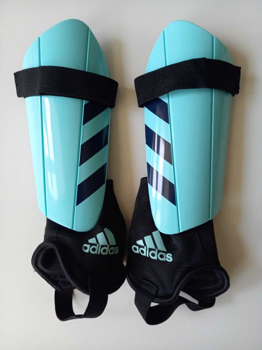 Горнище Barcelona, шорти Valencia, гети на Liverpool, кори Adidas