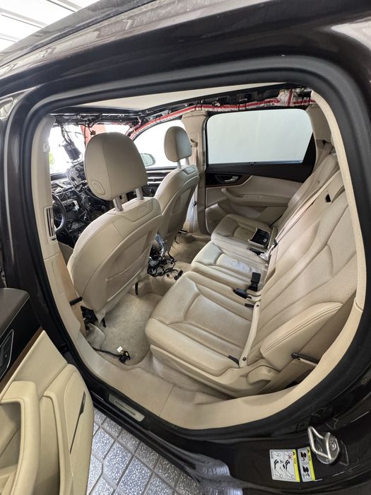 AUDI Q7 3.0T Supercharger (Без челно стъкло и табло)