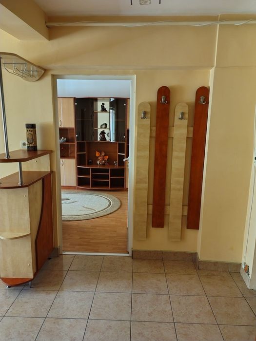 Inchiriez apartament 2 camere