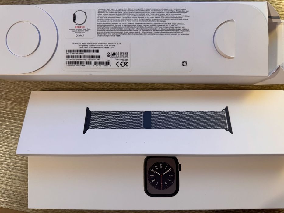 Apple Watch 8 41mm Stainless Steel Graphite Cellular + Milanese Loop