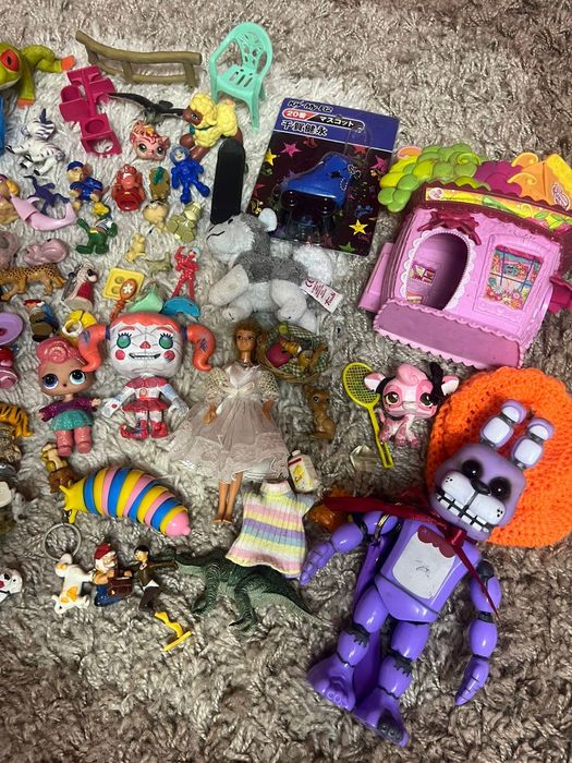 Продам игрушки маленькие