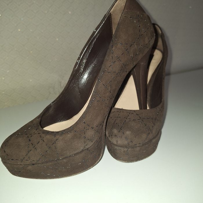 Продам туфли на каблуке