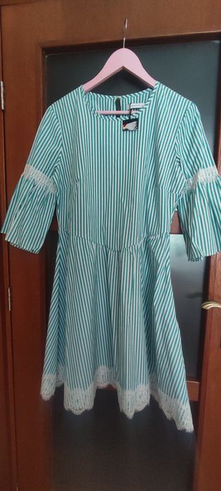 Рокля Reserved, НОВА 40 размер